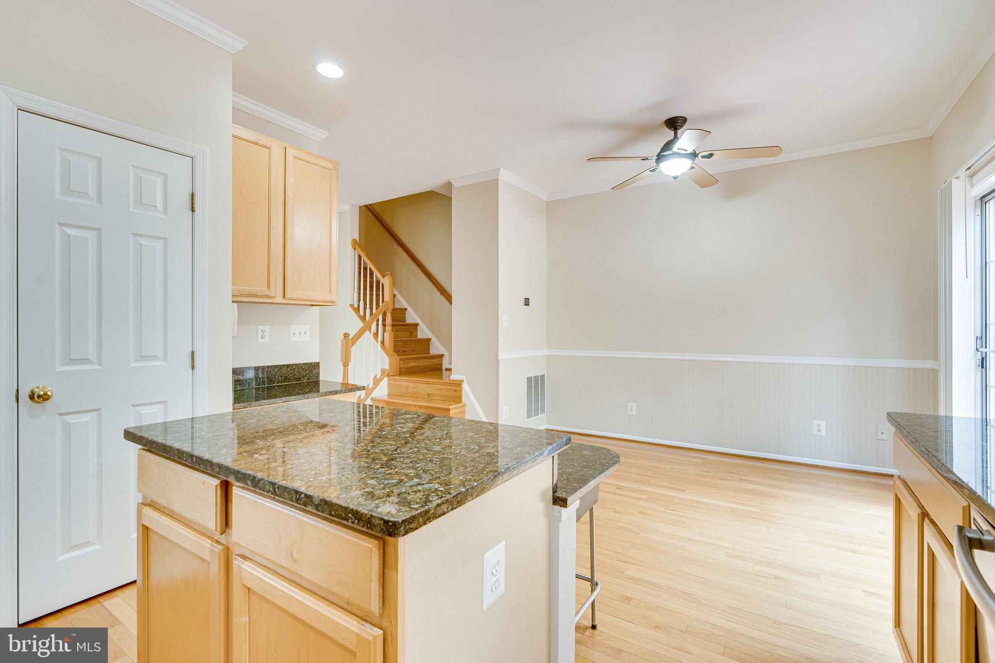 43146 Huntsman Square Broadlands, VA 20148 - Photo 16 of 31 Kitchen