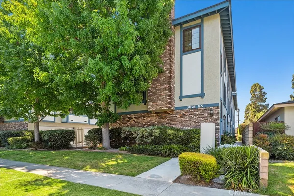 $799,999 | 3876 Howard Avenue, Unit 7, Los Alamitos, CA 90720