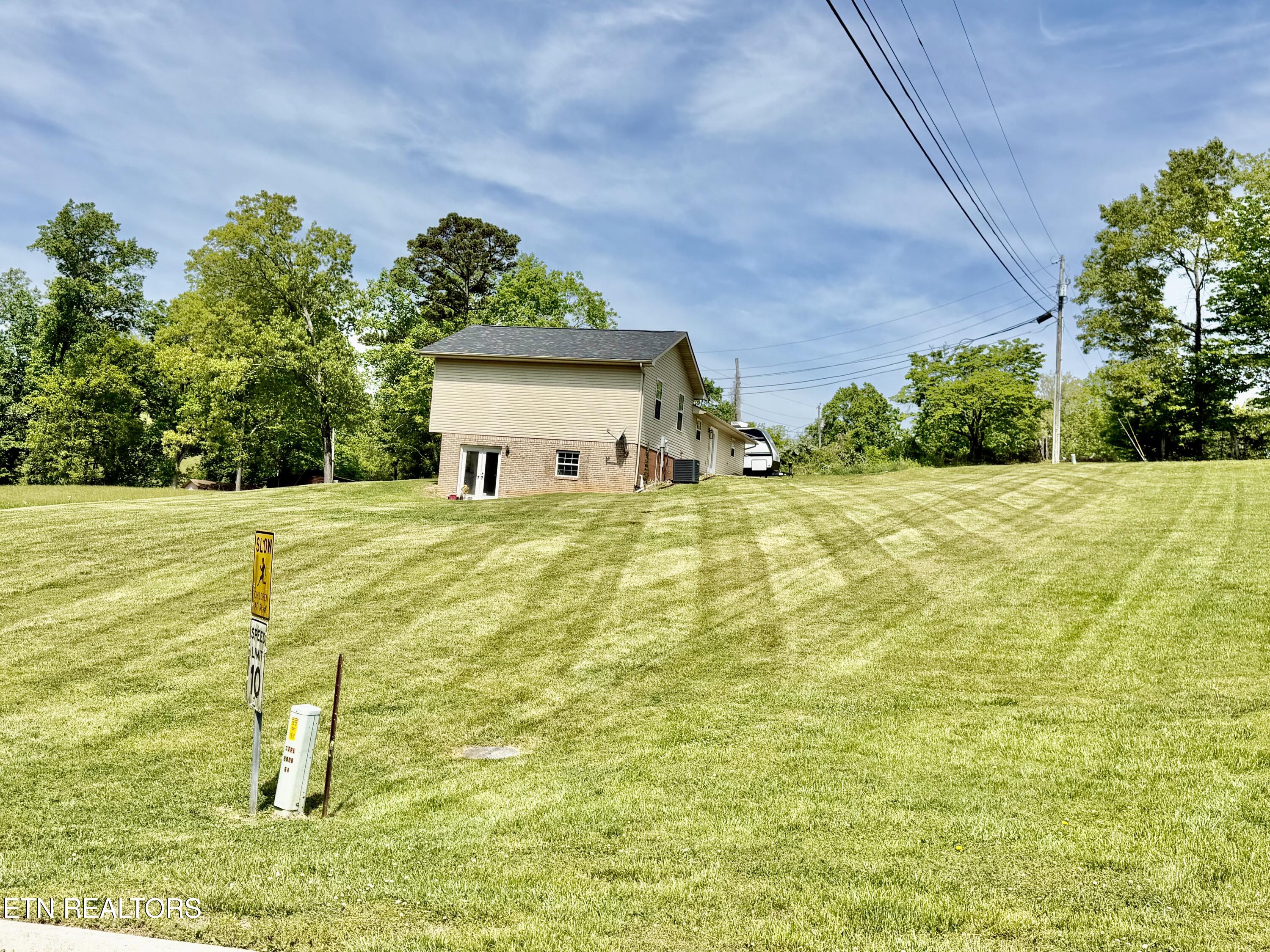 280 Baldwin Hill Road Tazewell, TN 37879 - Photo 5 of 29 IMG_3439