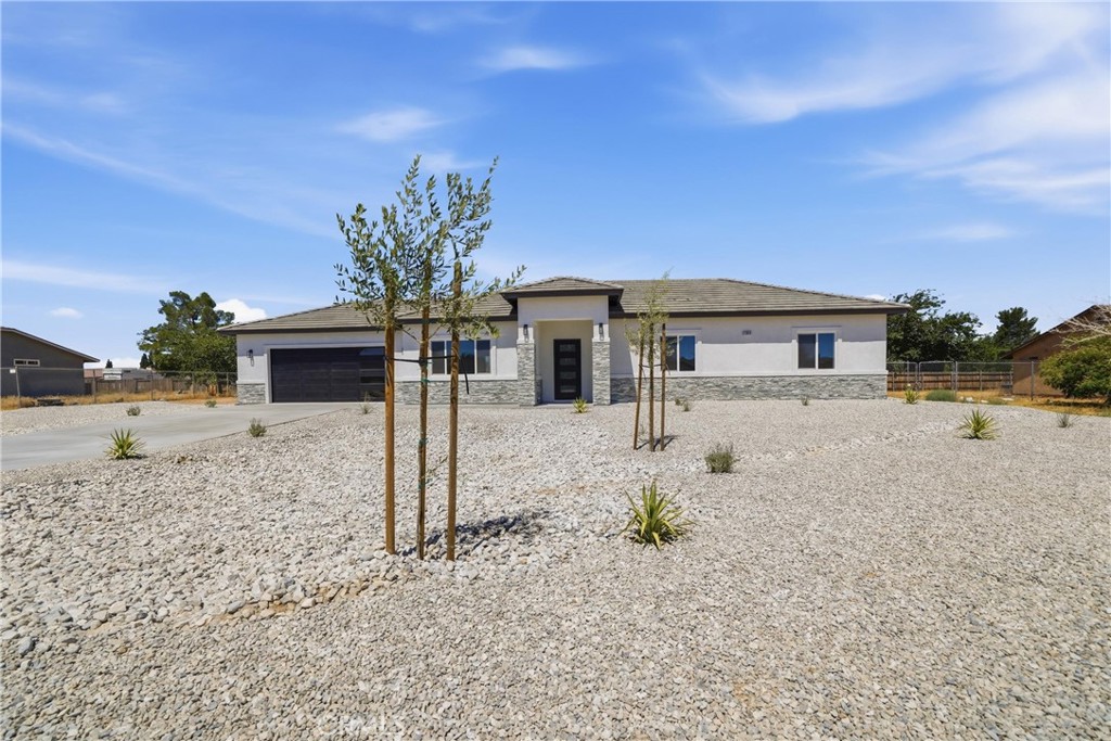 12658 Standing Bear Road Apple Valley, CA 92308 - Photo 2 of 39