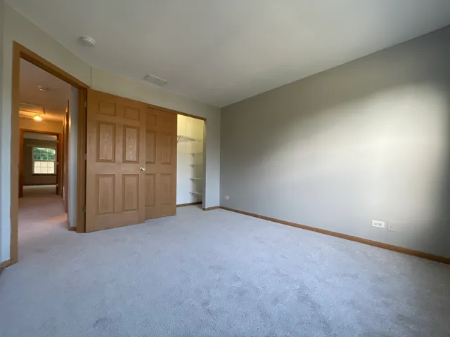 $2,100 | 1207 Brookdale Drive, Carpentersville, IL 60110