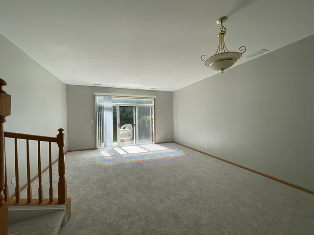 $2,100 | 1207 Brookdale Drive, Carpentersville, IL 60110