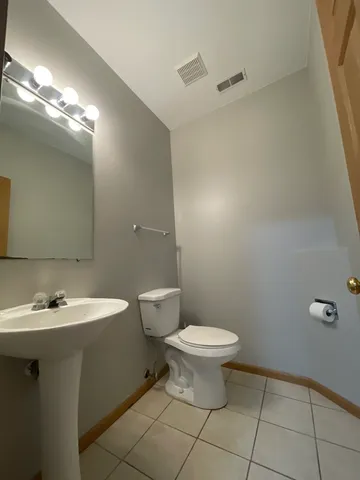 $2,100 | 1207 Brookdale Drive, Carpentersville, IL 60110