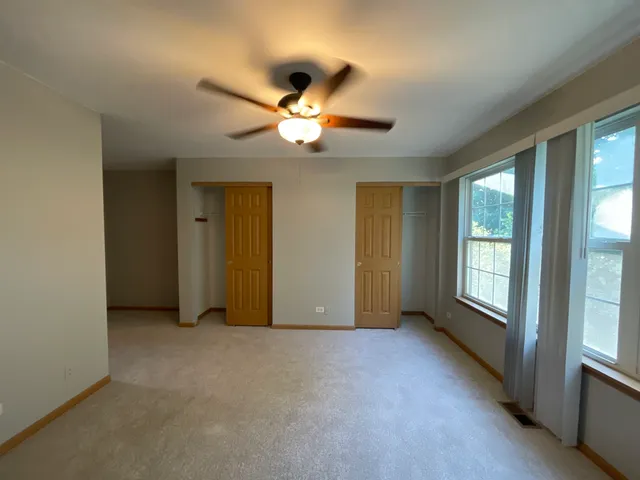 $2,100 | 1207 Brookdale Drive, Carpentersville, IL 60110