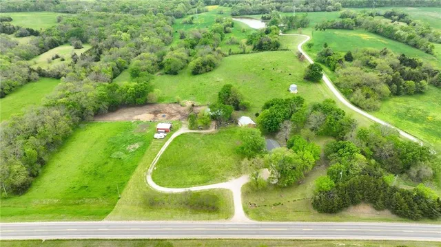 $650,000 | 1633 North 600 Road, Baldwin City, KS 66006