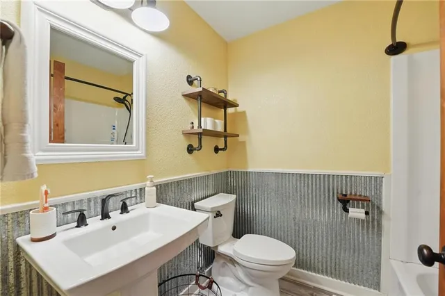 $650,000 | 1633 North 600 Road, Baldwin City, KS 66006