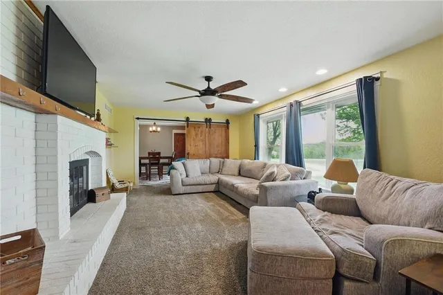 $650,000 | 1633 North 600 Road, Baldwin City, KS 66006