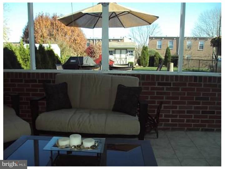 213 Ridgefield Road Philadelphia, PA 19154 - Photo 17 of 19 Porch