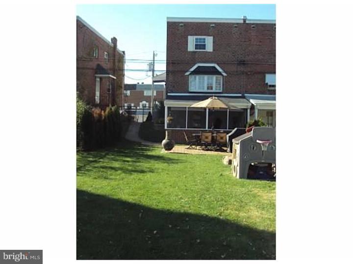 213 Ridgefield Road Philadelphia, PA 19154 - Photo 19 of 19 Exterior Back