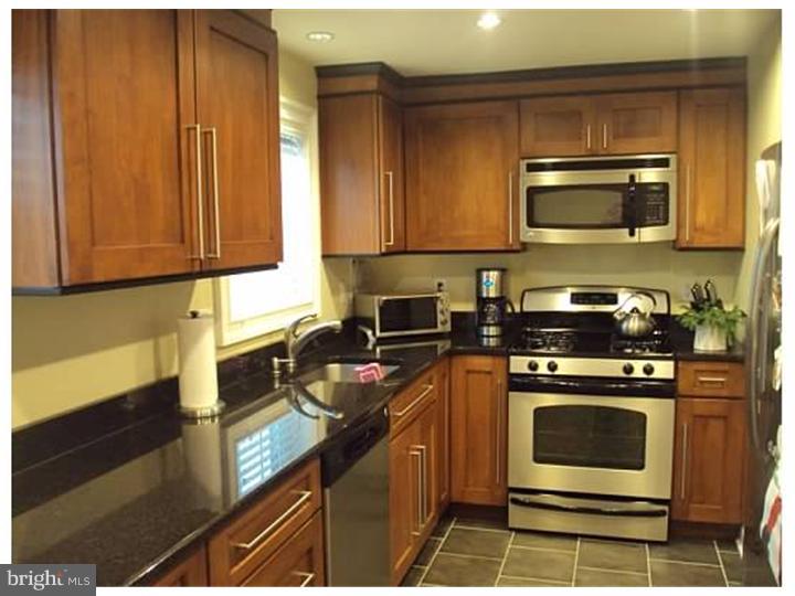 213 Ridgefield Road Philadelphia, PA 19154 - Photo 5 of 19 Kitchen