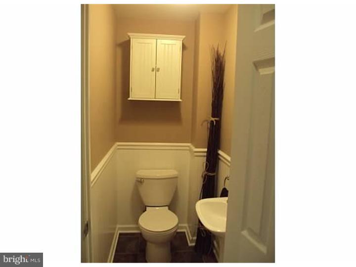 213 Ridgefield Road Philadelphia, PA 19154 - Photo 6 of 19 Half Bath