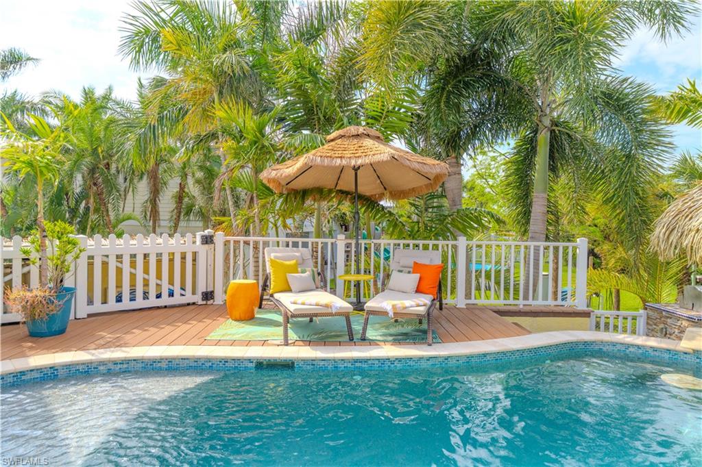 7146 Congdon Road Fort Myers, FL 33908 - Photo 39 of 50 a view of a chair and tables