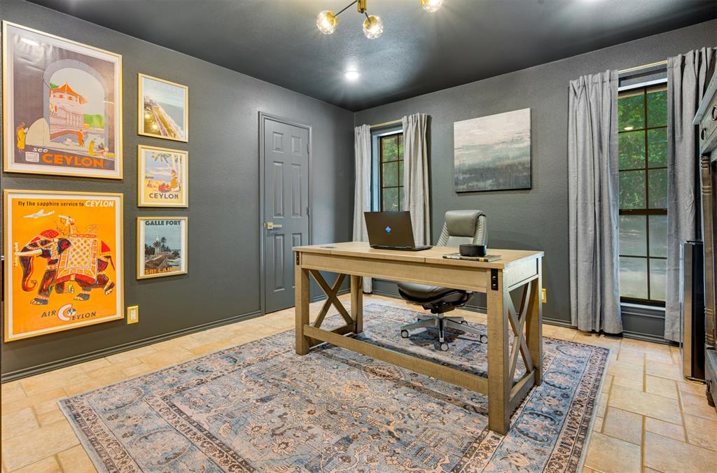 650 Spruce Drive Reno, TX 75462 - Photo 23 of 29 a workspace with furniture and window