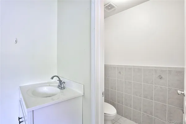 $2,700 | 160 Saddle River Road, Unit B, Airmont, NY 10952