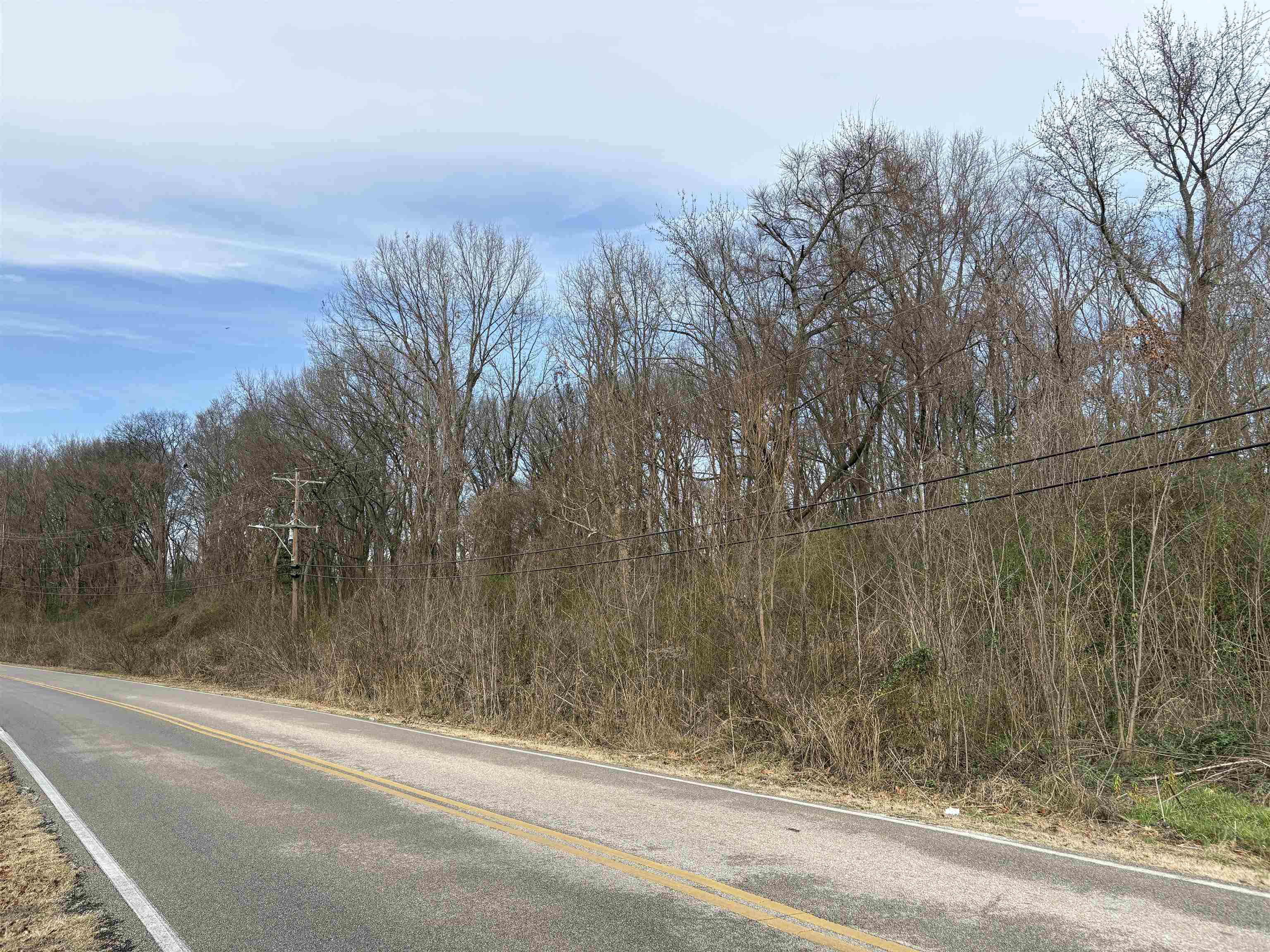 1374 West Holmes Road Memphis, TN 38109 - Photo 4 of 4 a view of a street