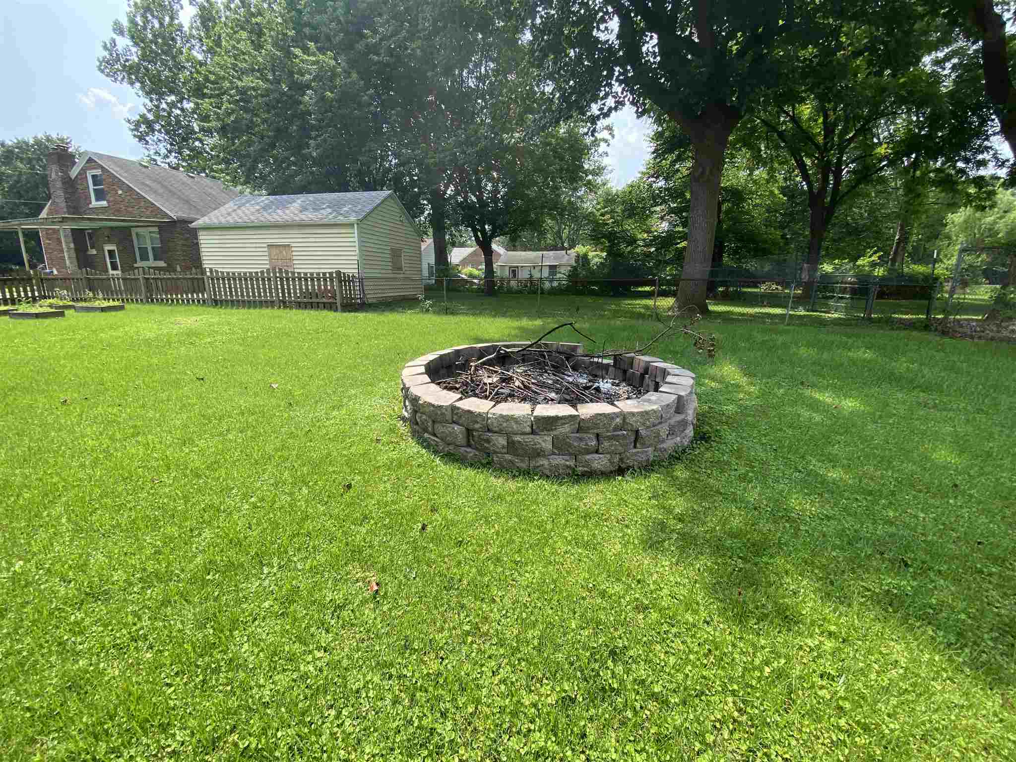 2601 East Keys Avenue Springfield, IL 62702 - Photo 36 of 40 Gallery Image 36