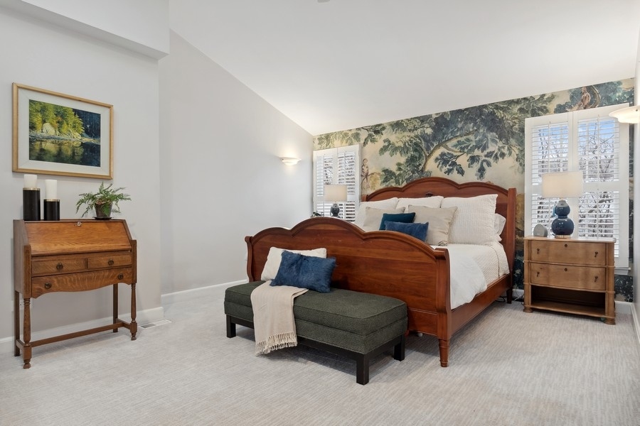 567 Rosemary Road Lake Forest, IL 60045 - Photo 22 of 42 a bedroom with a bed and a window