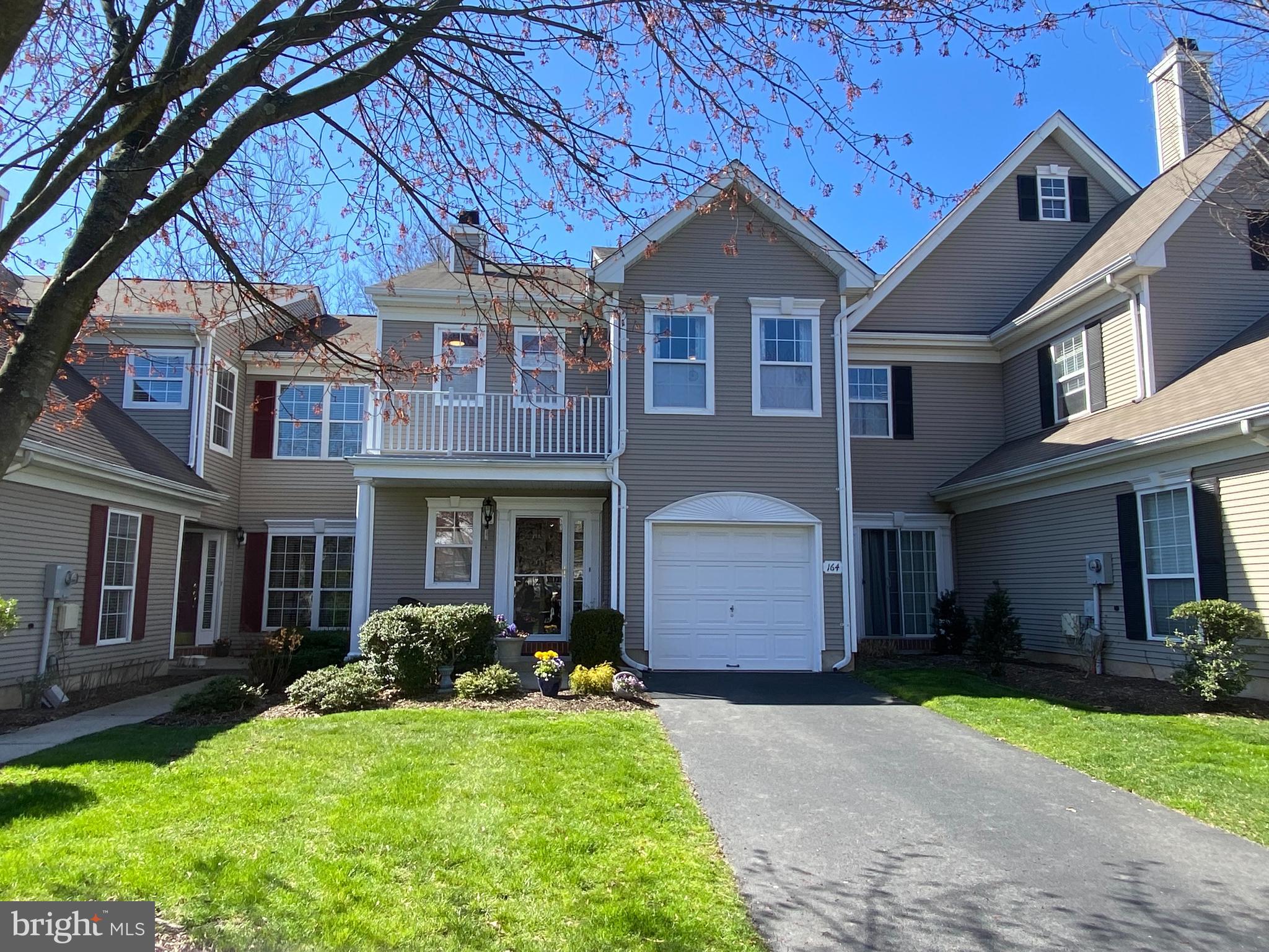 164 Coburn Road Pennington, NJ 08534 - Photo 2 of 30