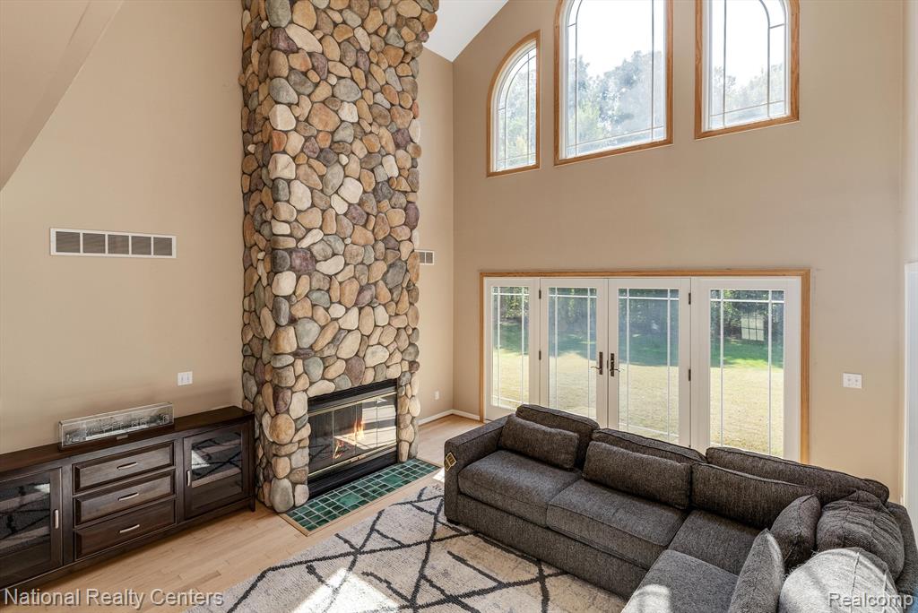 68905 8 Mile Road South Lyon, MI 48178 - Photo 11 of 72 Gallery Image 11
