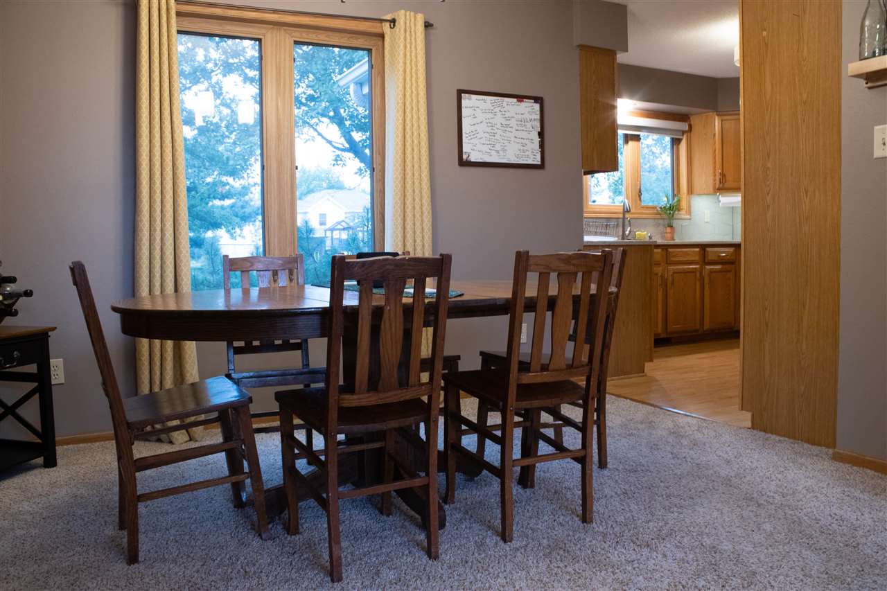 4031 Riverside Drive Northeast Cedar Rapids, IA 52411 - Photo 4 of 25 Gallery Image 4