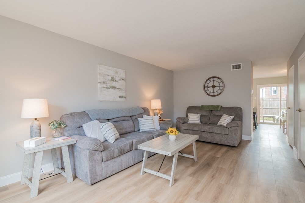 1175 Dickinson Street, Unit 1175 Springfield, MA 01108 - Photo 2 of 31