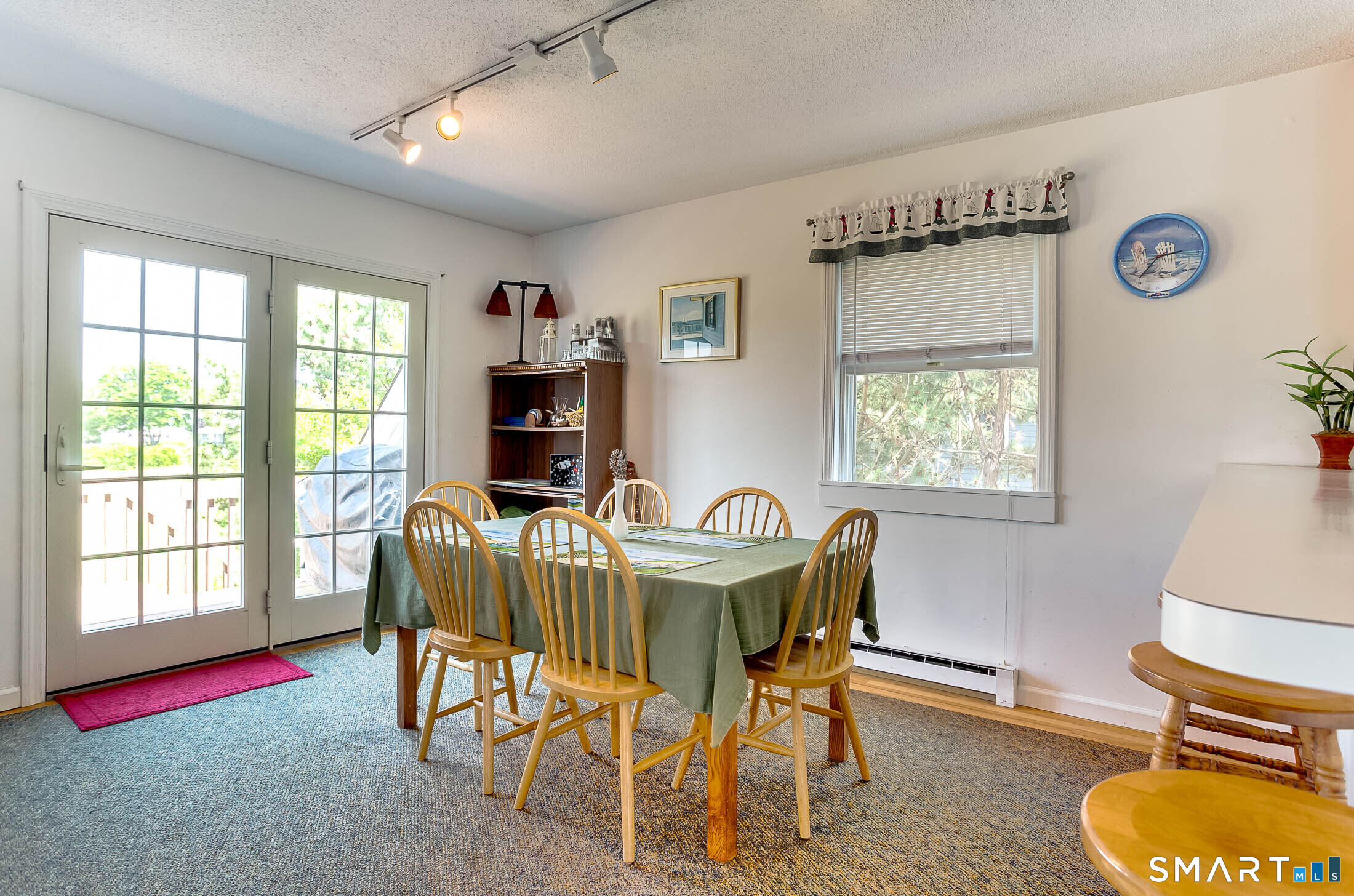 18 Atlantic Avenue Groton, CT 06340 - Photo 5 of 33