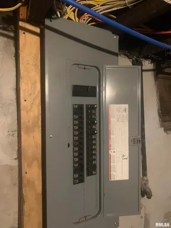 $119,000 | 214 North Church Street, Jacksonville, IL 62650