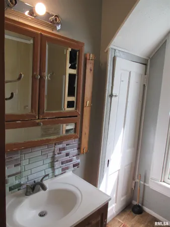 $119,000 | 214 North Church Street, Jacksonville, IL 62650