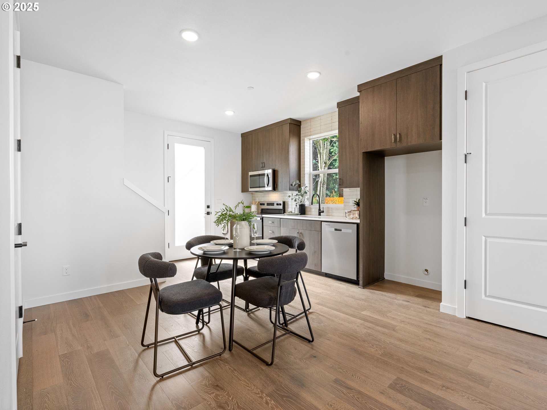 3246 Southeast 115th Avenue Portland, OR 97266 - Photo 4 of 20