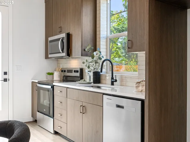 $5,838,900 | 3246 Southeast 115th Avenue, Portland, OR 97266