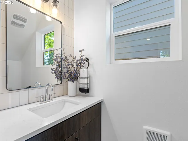 $5,838,900 | 3246 Southeast 115th Avenue, Portland, OR 97266