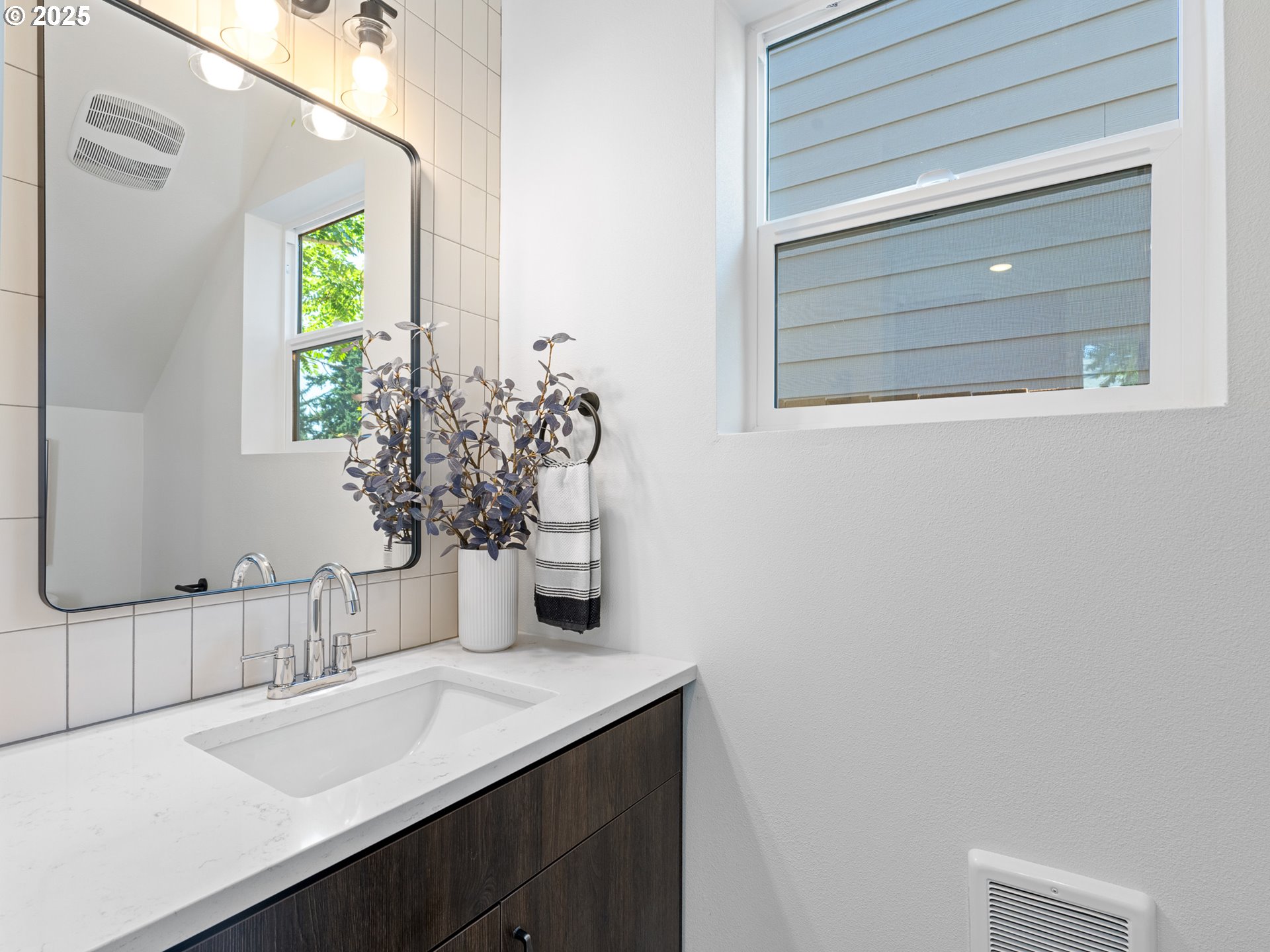 3246 Southeast 115th Avenue Portland, OR 97266 - Photo 10 of 20