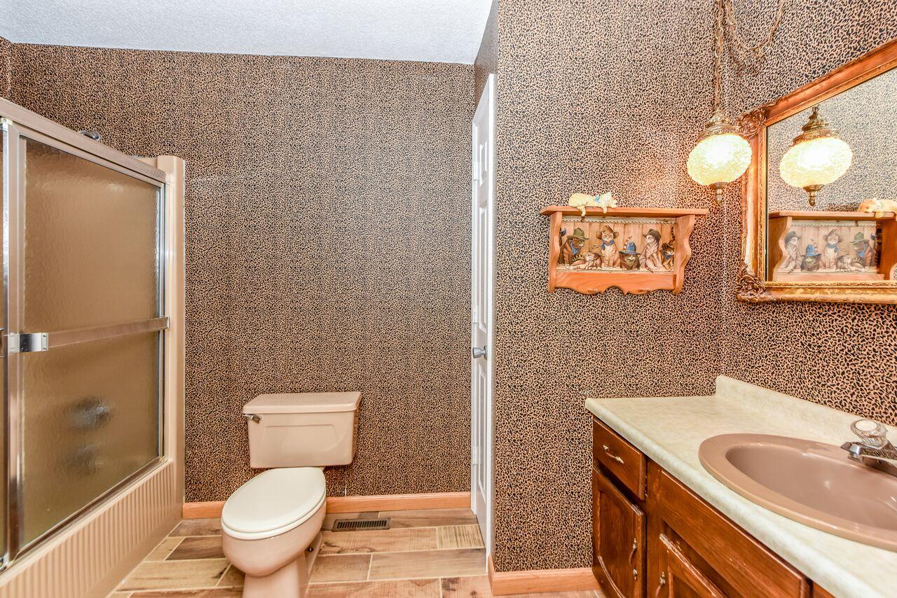 5283 Pryor Road Maryville, TN 37804 - Photo 18 of 28 Hall Bath