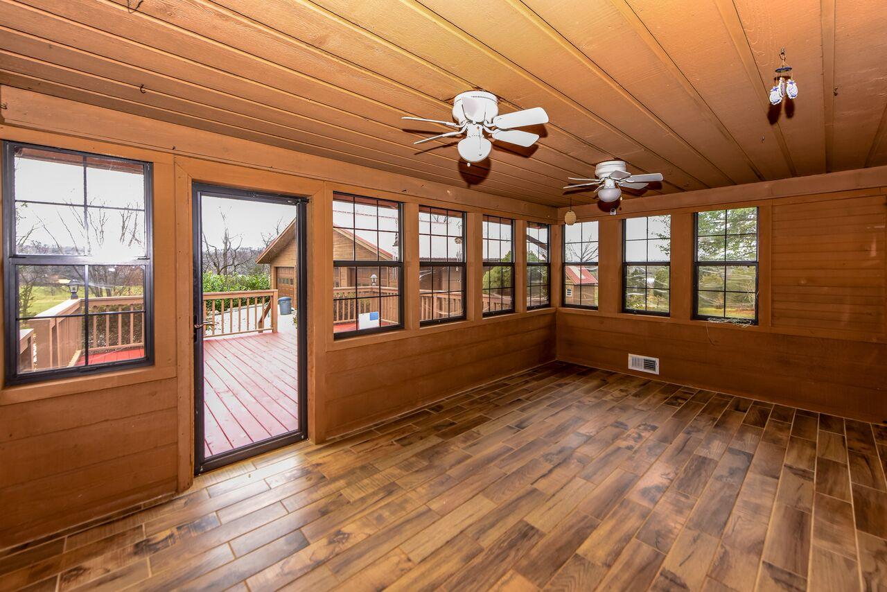 5283 Pryor Road Maryville, TN 37804 - Photo 19 of 28 Sun Room