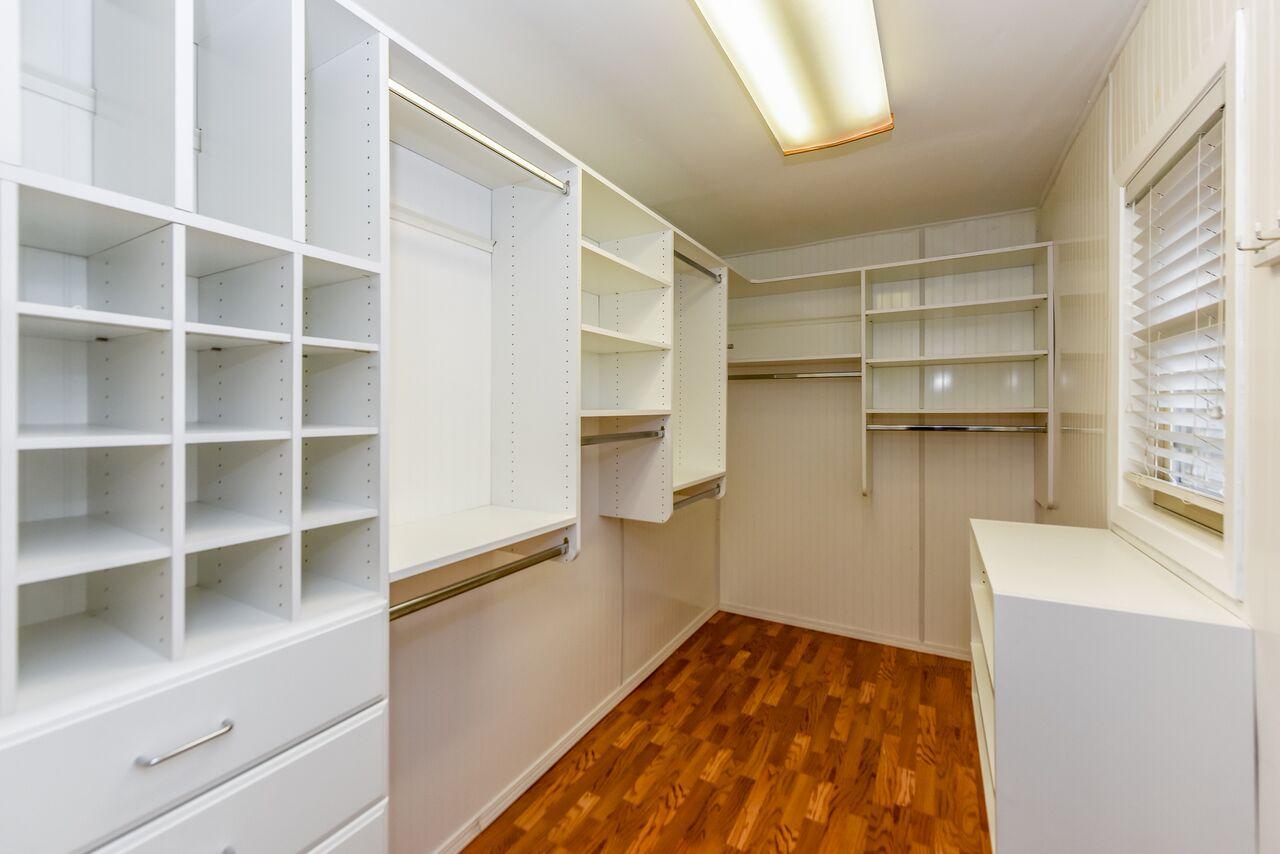 5283 Pryor Road Maryville, TN 37804 - Photo 10 of 28 Master Closet