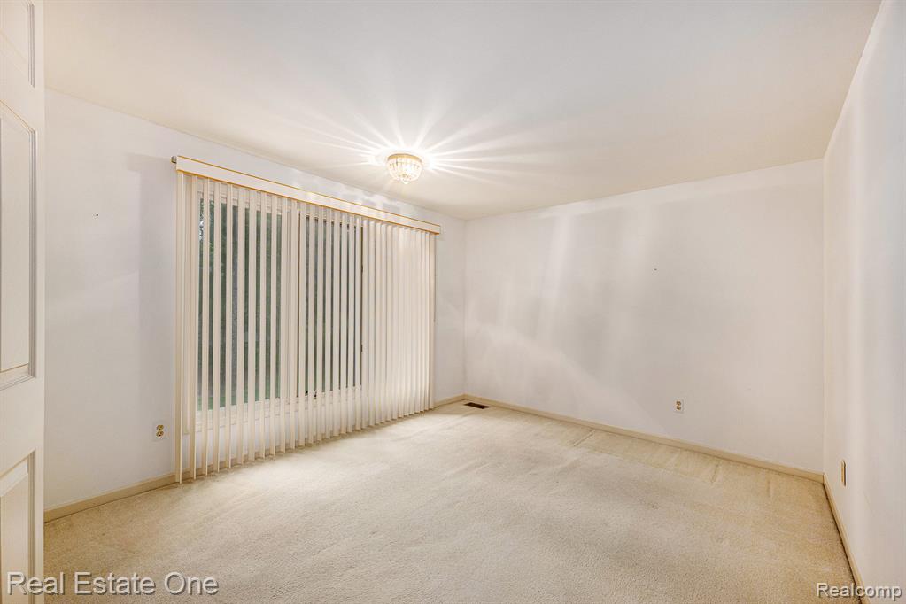 2184 Reagan Drive Rochester Hills, MI 48309 - Photo 20 of 28