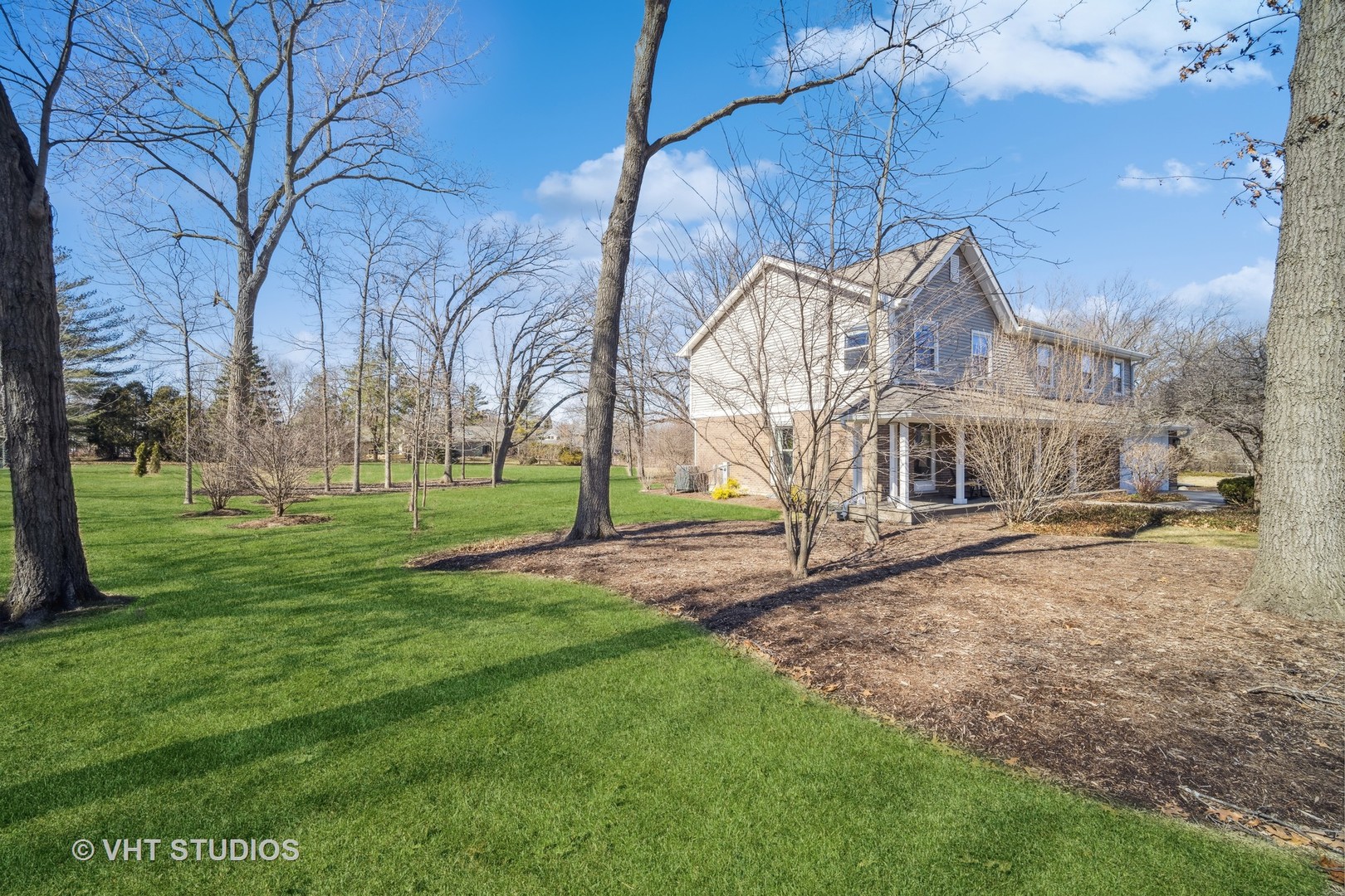 1732 Lexington Road Libertyville, IL 60048 - Photo 18 of 36 Gallery Image 18