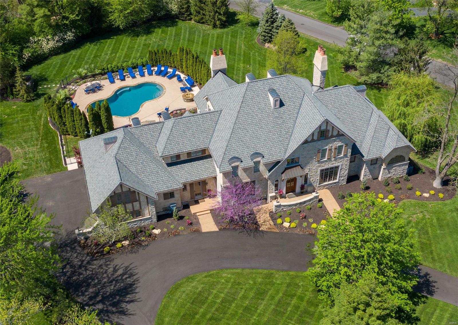 47 Williamsburg Road Creve Coeur, MO 63141 - Photo 1 of 74 Gallery Image 1