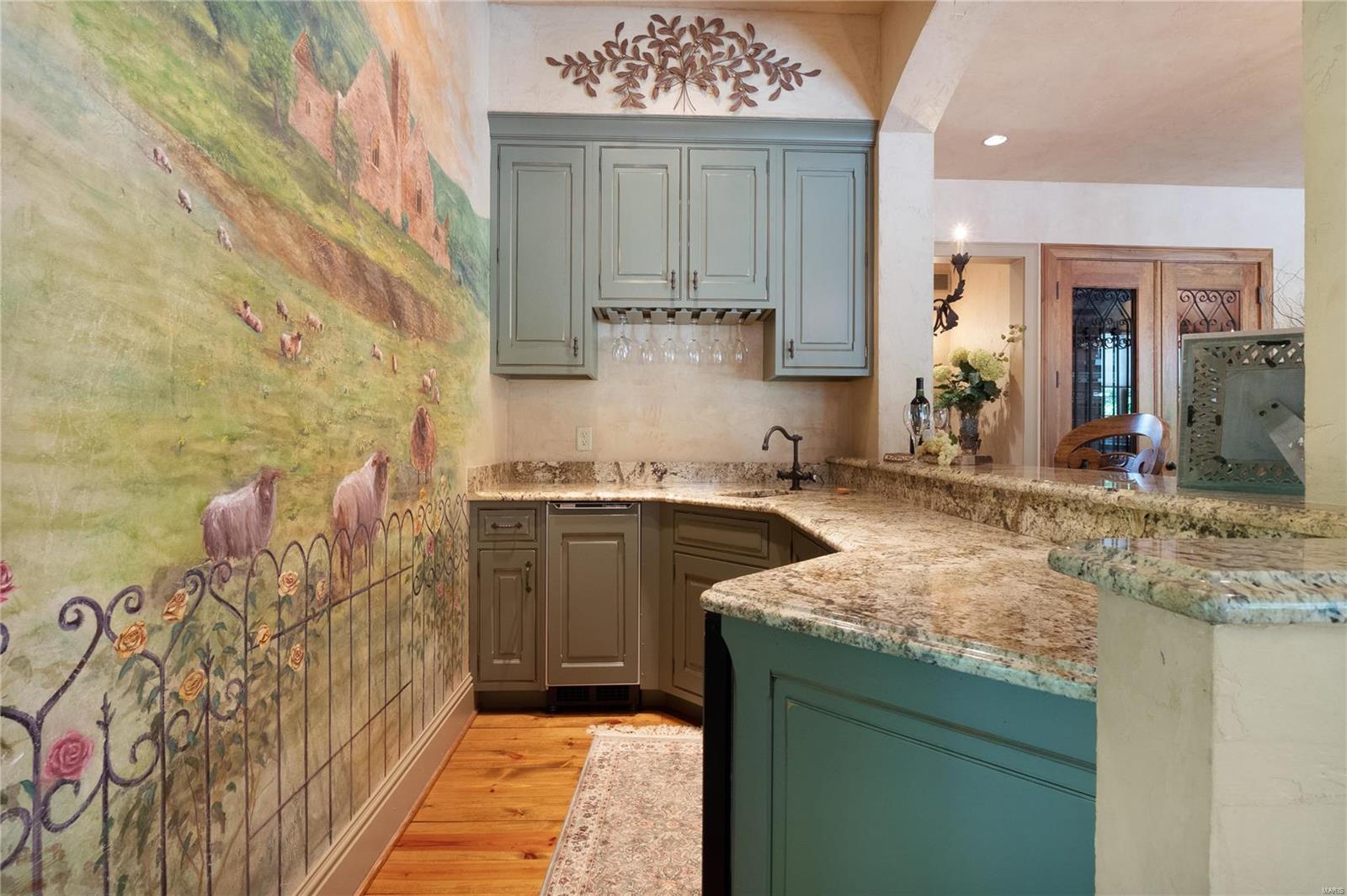 47 Williamsburg Road Creve Coeur, MO 63141 - Photo 11 of 74 Gallery Image 11