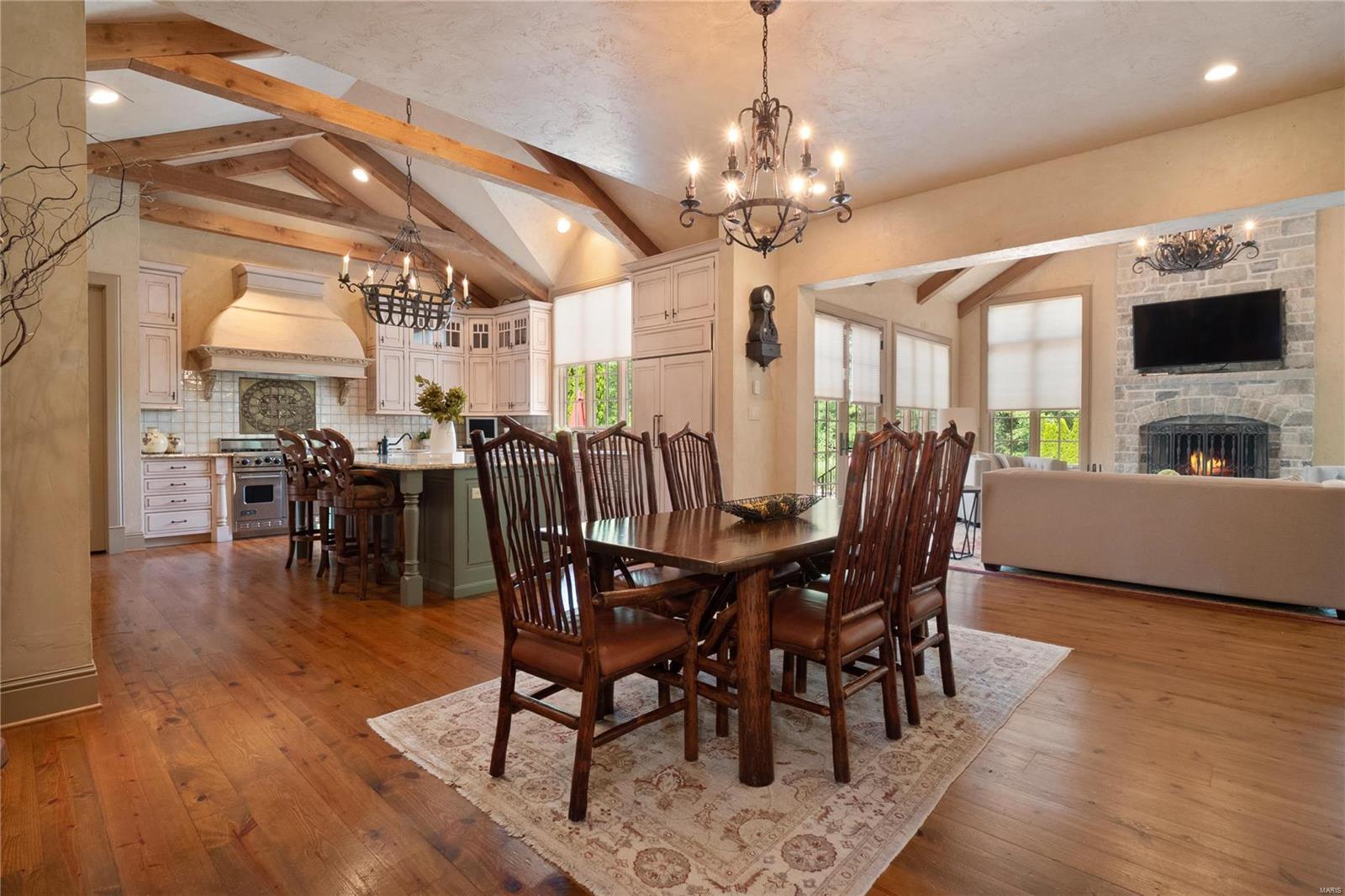 47 Williamsburg Road Creve Coeur, MO 63141 - Photo 15 of 74 Gallery Image 15