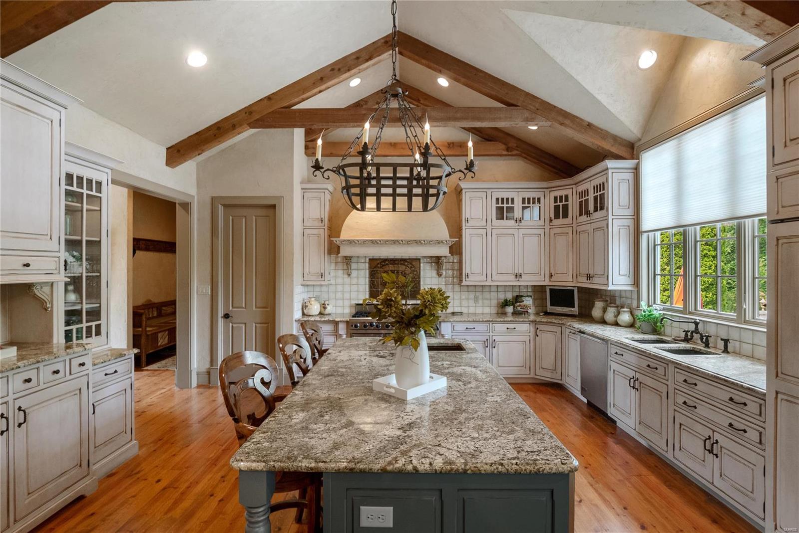 47 Williamsburg Road Creve Coeur, MO 63141 - Photo 16 of 74 Gallery Image 16