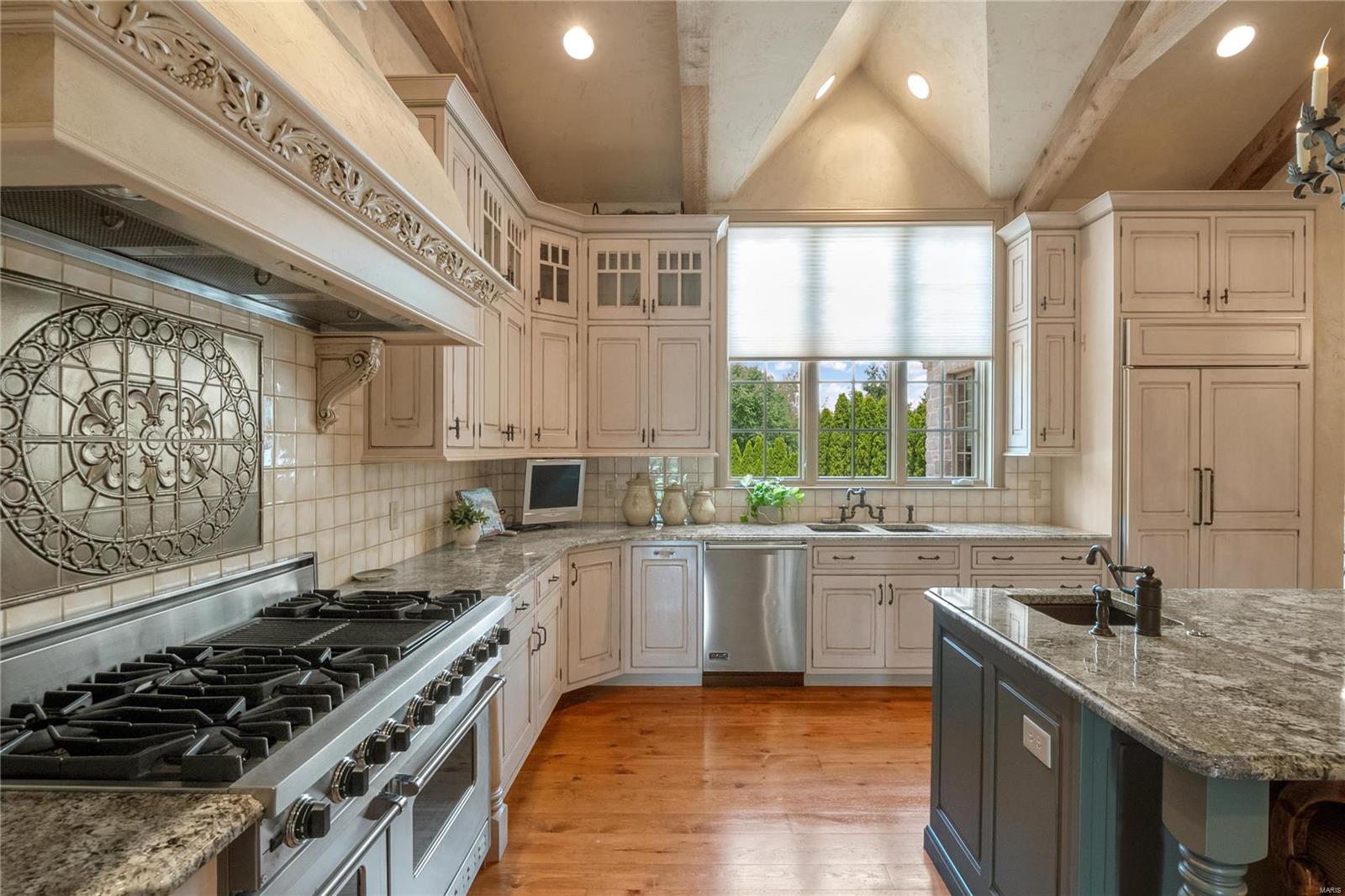 47 Williamsburg Road Creve Coeur, MO 63141 - Photo 18 of 74 Gallery Image 18