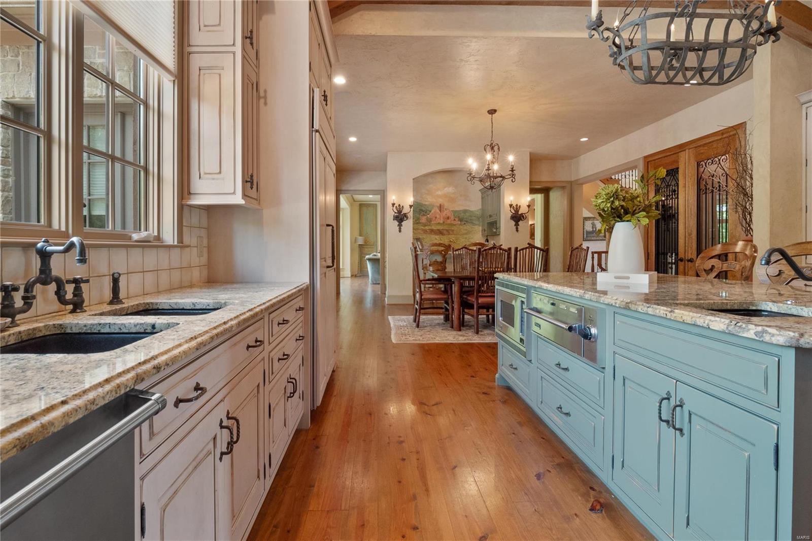 47 Williamsburg Road Creve Coeur, MO 63141 - Photo 19 of 74 Gallery Image 19