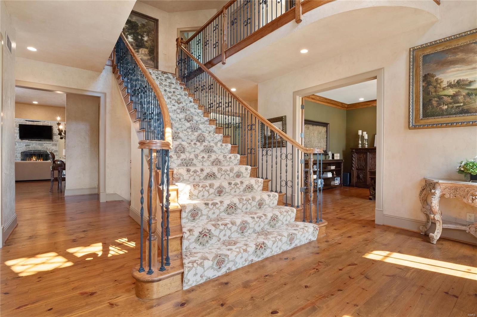 47 Williamsburg Road Creve Coeur, MO 63141 - Photo 3 of 74 Gallery Image 3