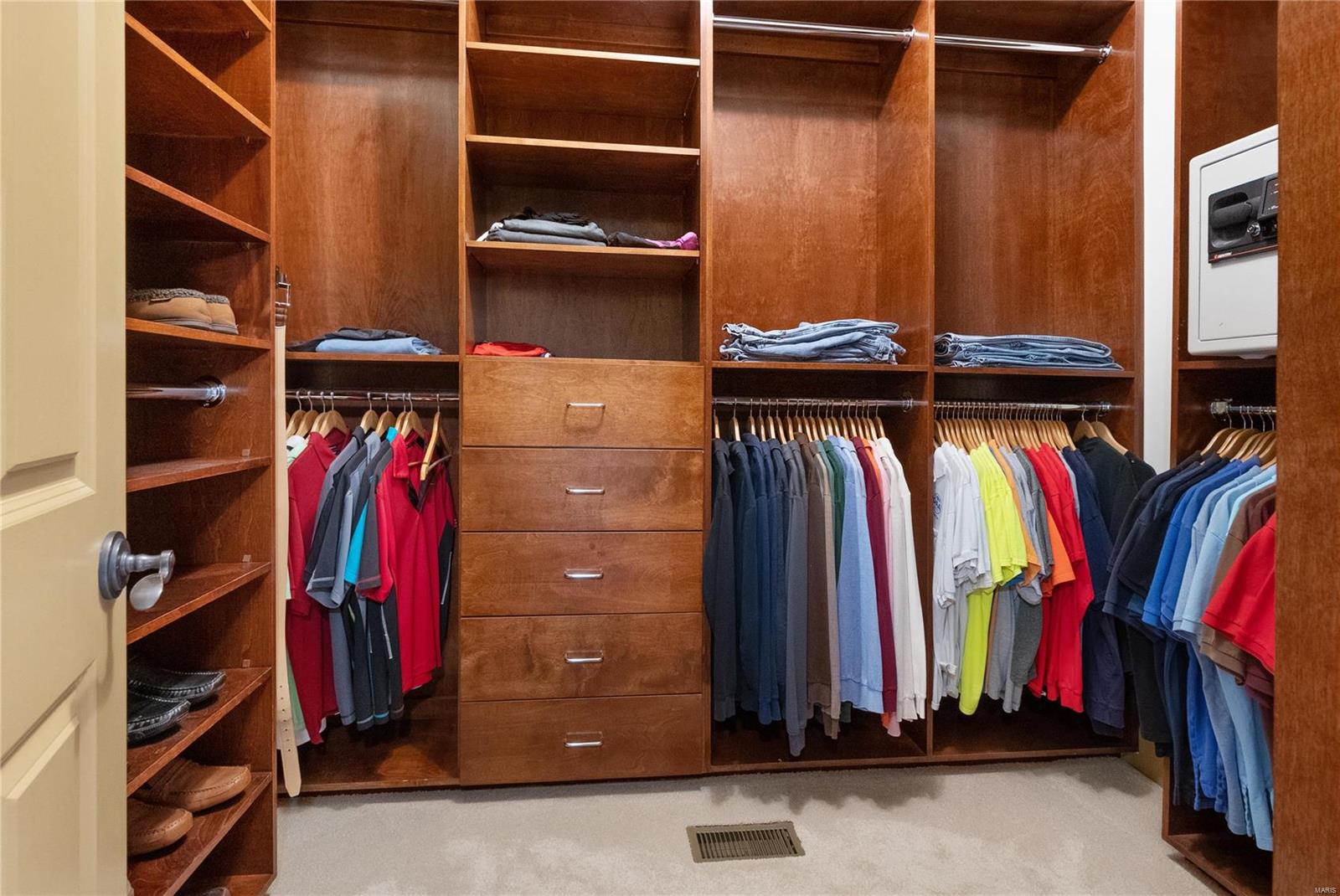47 Williamsburg Road Creve Coeur, MO 63141 - Photo 30 of 74 Gallery Image 30