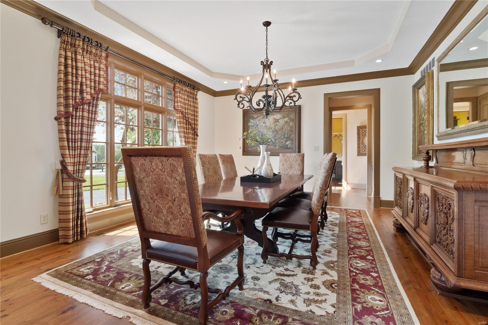 47 Williamsburg Road Creve Coeur, MO 63141 - Photo 6 of 74 Gallery Image 6