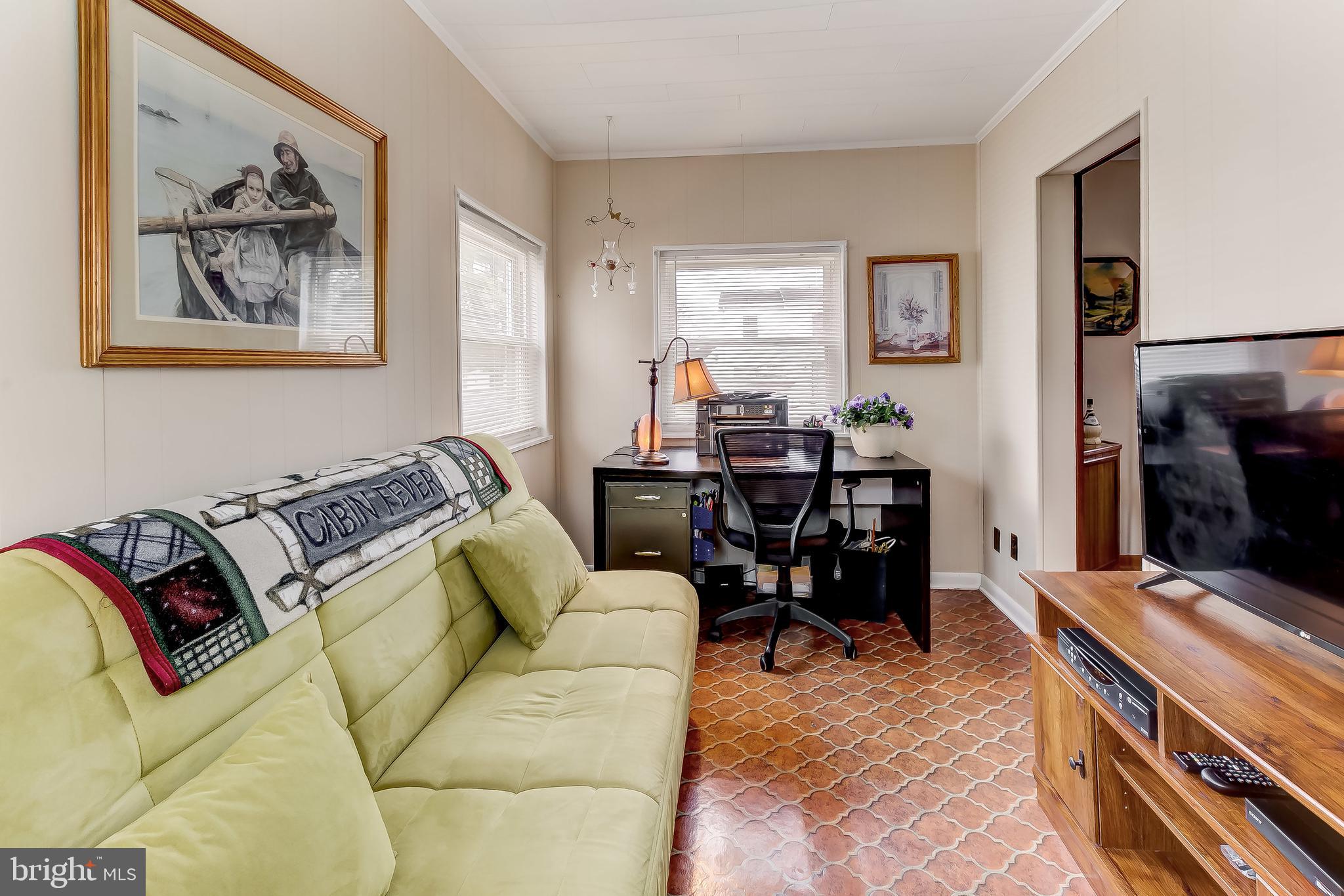 9 Fairway Road Baltimore, MD 21221 - Photo 9 of 35 Main Level Bonus Room!