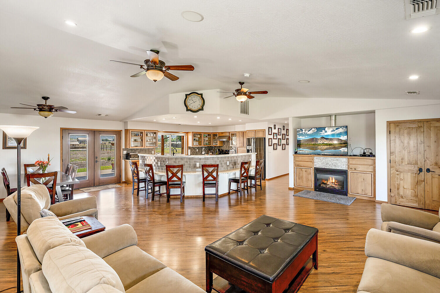 2334 Corey Road Central Point, OR 97502 - Photo 16 of 41 17