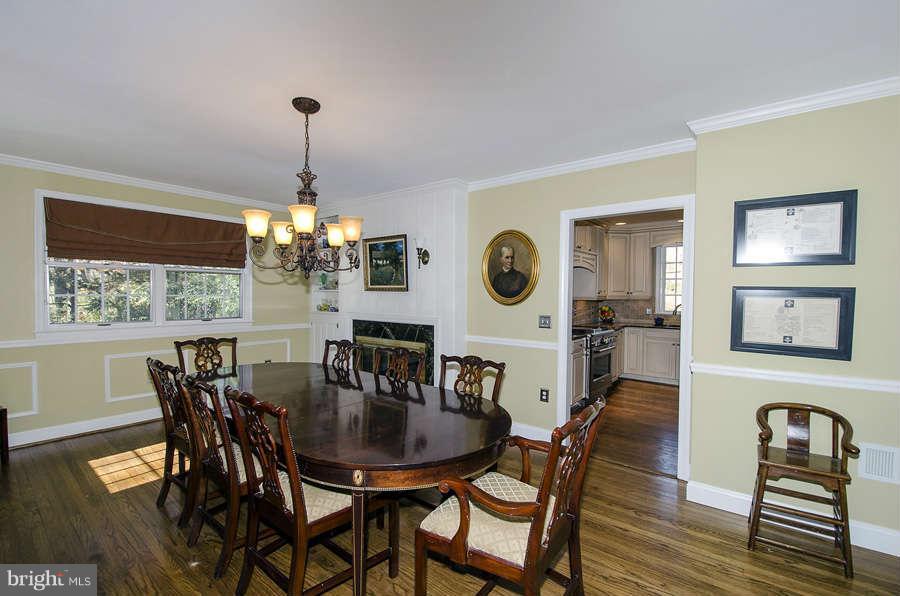3175 Holmes Run Road Falls Church, VA 22042 - Photo 4 of 24 Dining Room