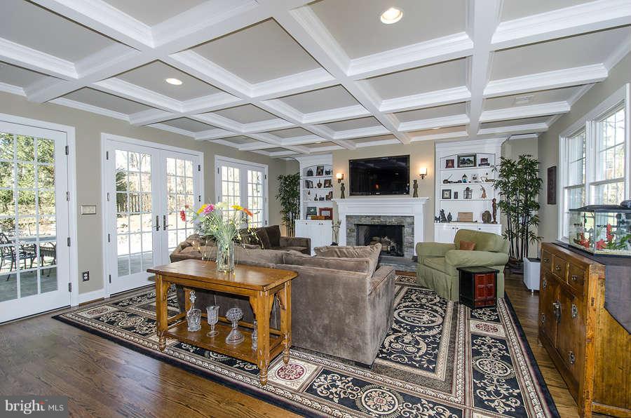 3175 Holmes Run Road Falls Church, VA 22042 - Photo 8 of 24 Family Room